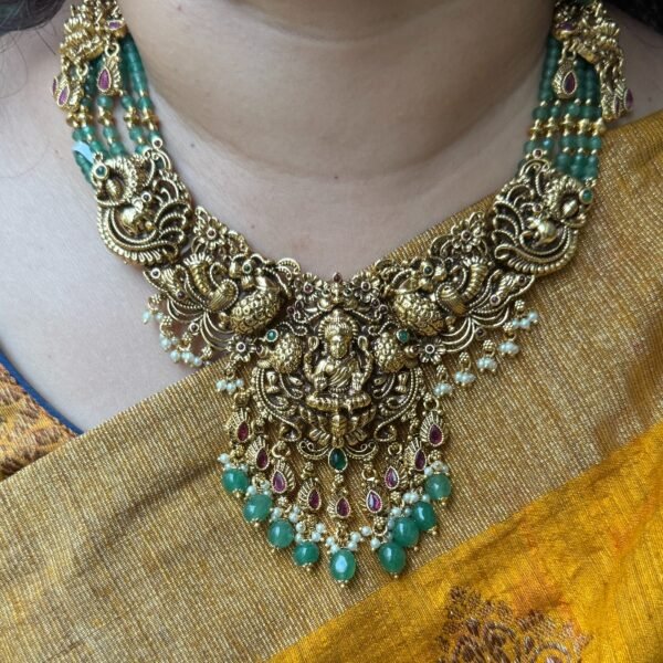 R1001 Premium Finish Lakshmi Pendant and Earrings.