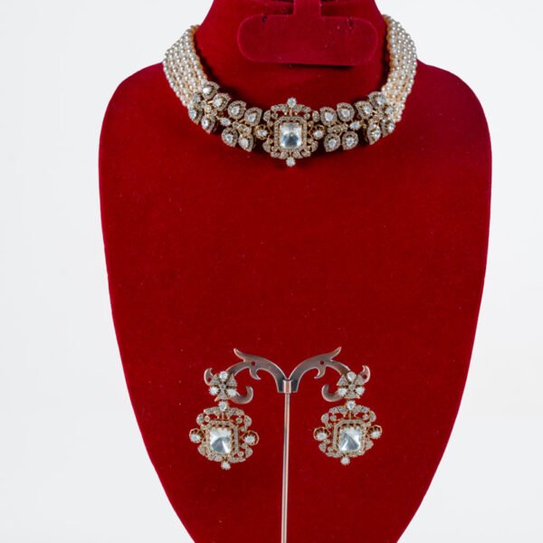 TT1001:27 - Multi-strand Pearl Choker with a Bold Kundan Centrepiece with Earrings. - Image 5