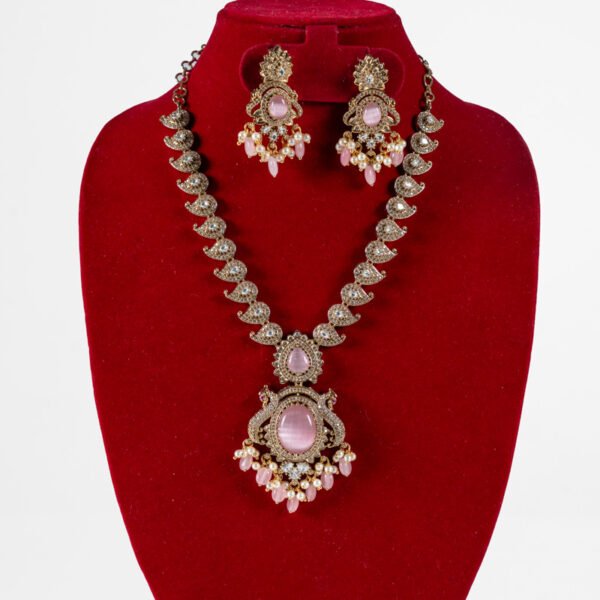 TT1008 Royal Victorian Set