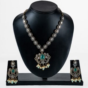 TT1007 - Royal Kundan Antique Necklace with Earrings.
