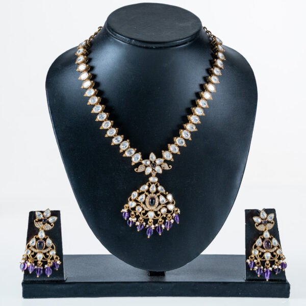 TT1003 Royal Victorian Necklace with Earrings. - Image 3
