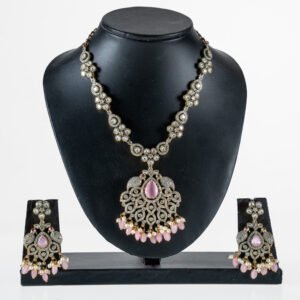 TT1002 - Royal Victorian Neckpiece with Earrings