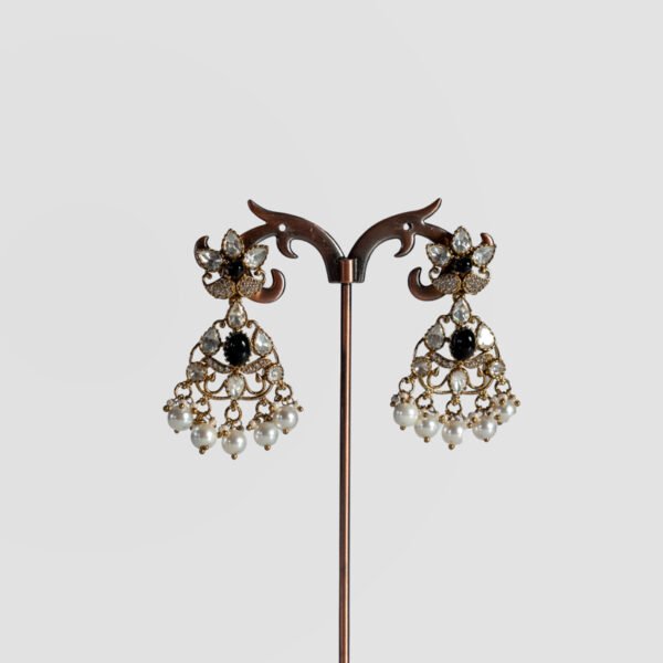 TT1003 Royal Victorian Necklace with Earrings. - Image 9