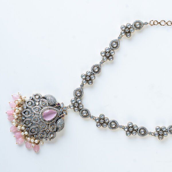 TT1002 - Royal Victorian Neckpiece with Earrings - Image 2