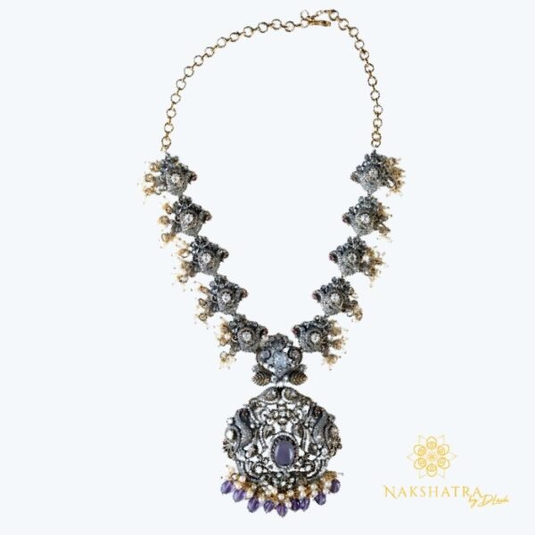 TT1005 Royal Victorian Neckpiece with Earrings - Image 3