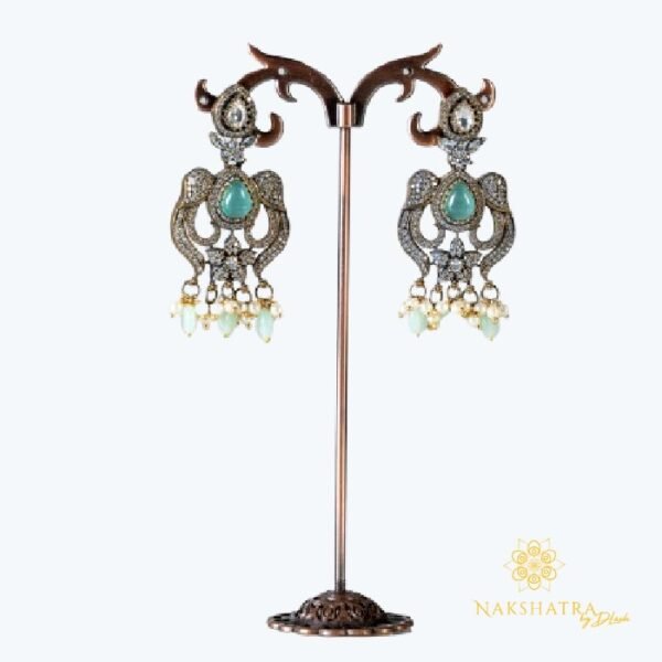 TT1007 - Royal Kundan Antique Necklace with Earrings. - Image 3