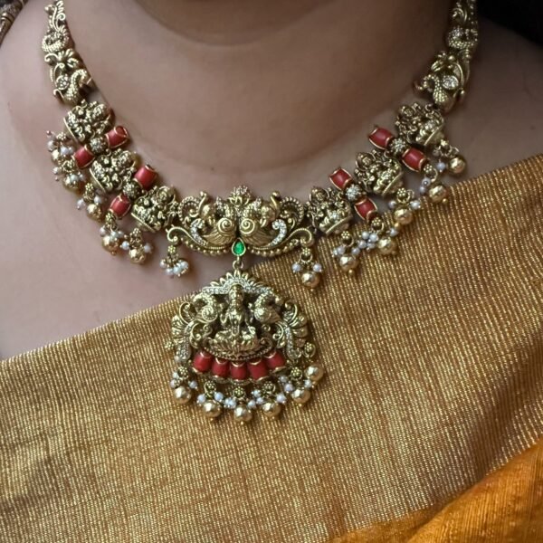 M1015 Antique premium-finish temple coral necklace with earrings