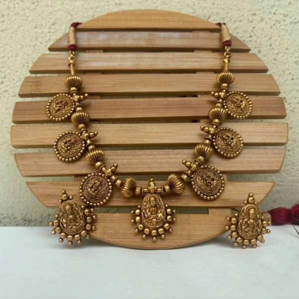 M1025 Antique-Finish Kasu mala set