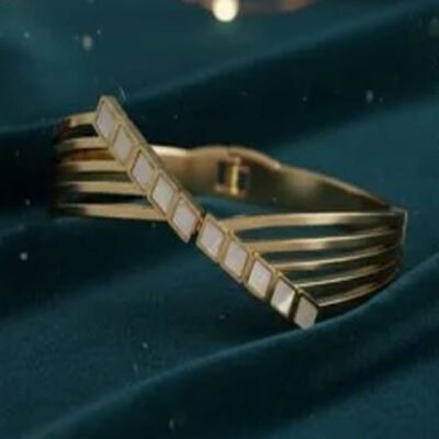 The Horizon Arch Gold Cuff